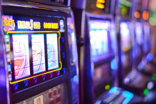 Hand history and account balance display in mahkotajitu Casino Hold'em